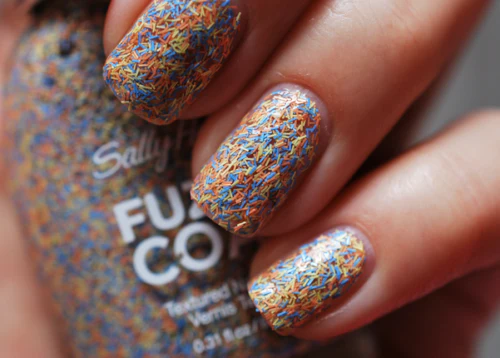 Sally Hansen Nail Polish Fuzzy Coat 9.14ml - 200 All Yarned Up - Image 2