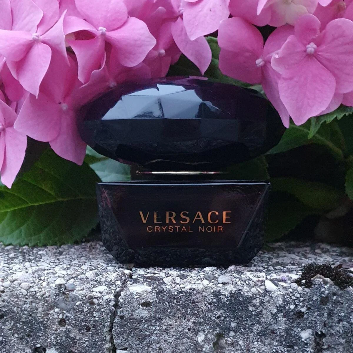Versace Crystal Noir Eau De Parfum 90ml - Image 11